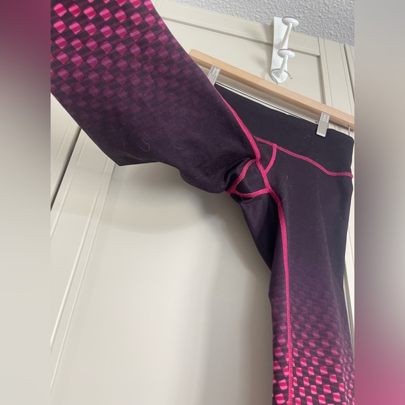 Lululemon Wunder Under Pant III *Full-On Luon
Deep Dive Dip Berry Rumble Black - Picture 11 of 13